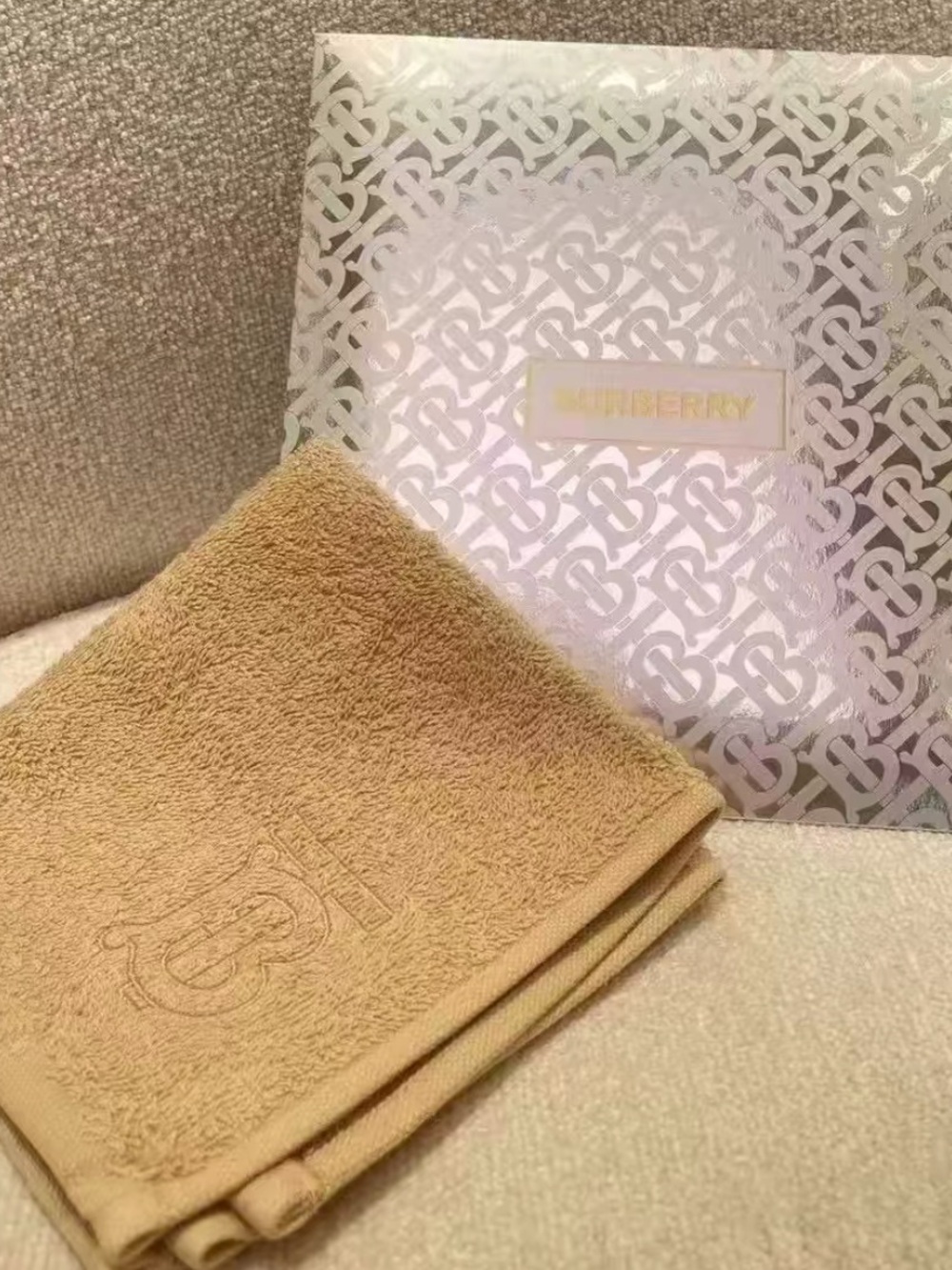 Burberry beauty hand towel